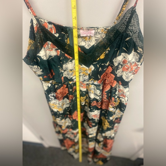 Pink Lily Bring Me To Life Green Lace Trim Floral Maxi - Picture 8 of 8